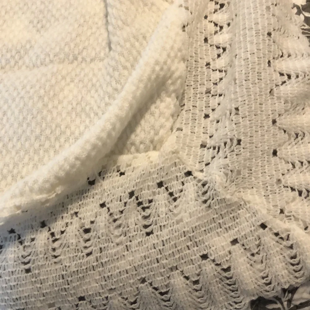 Four vintage 1980s baby blankets